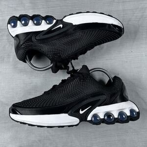 Nike Air Max DN Youth Size 7 Y Black White Running Shoes Gym Sneakers IH7672-004